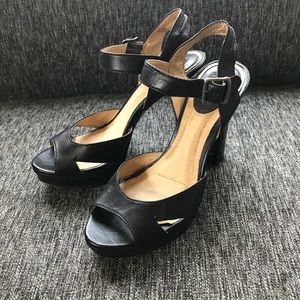 FRYE Samantha Seam platform heels black 7.5